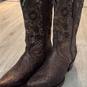 Brown Embroidered leather mmm Heeled Boots